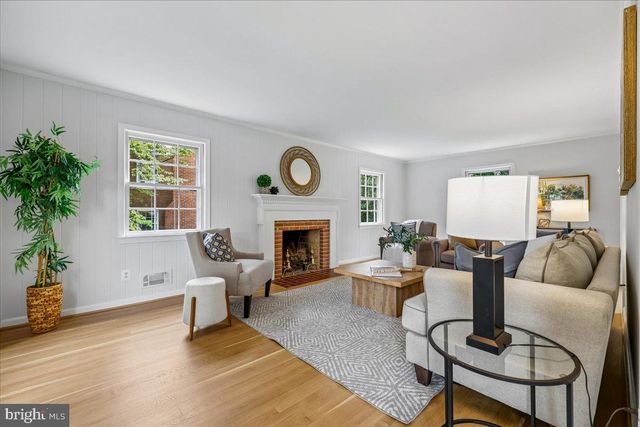 11812 FARMLAND DR, North Bethesda, MD 20852