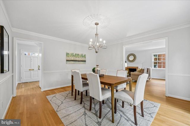 11812 FARMLAND DR, North Bethesda, MD 20852