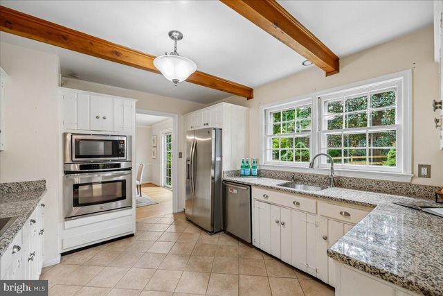 11812 FARMLAND DR, North Bethesda, MD 20852