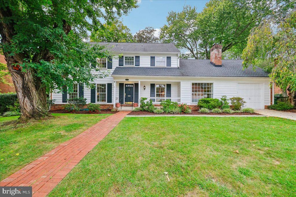 11812 FARMLAND DR, North Bethesda, MD 20852