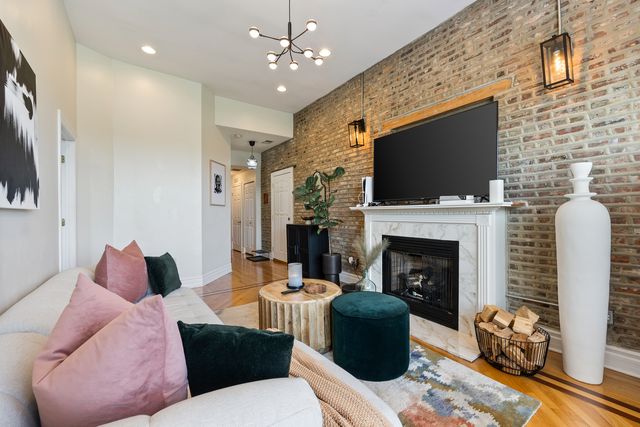 4902 S Forrestville Avenue 3, Chicago, IL 60615