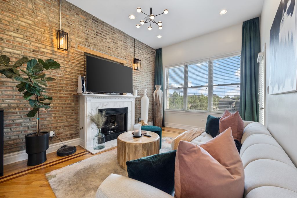 4902 S Forrestville Avenue 3, Chicago, IL 60615 — photo 3