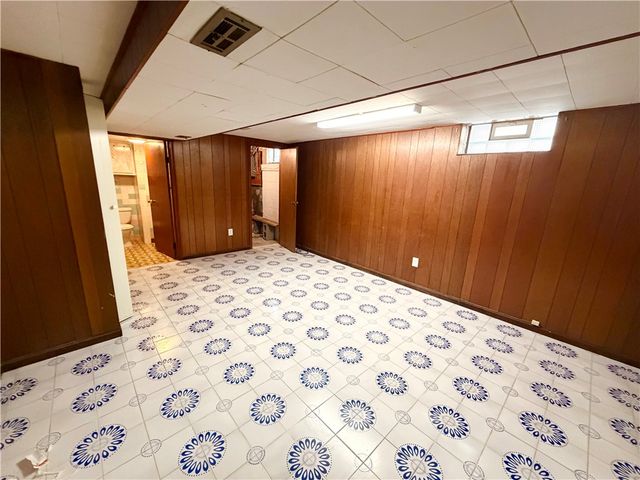 211 Magnolia Avenue, East Rochester, NY 14445