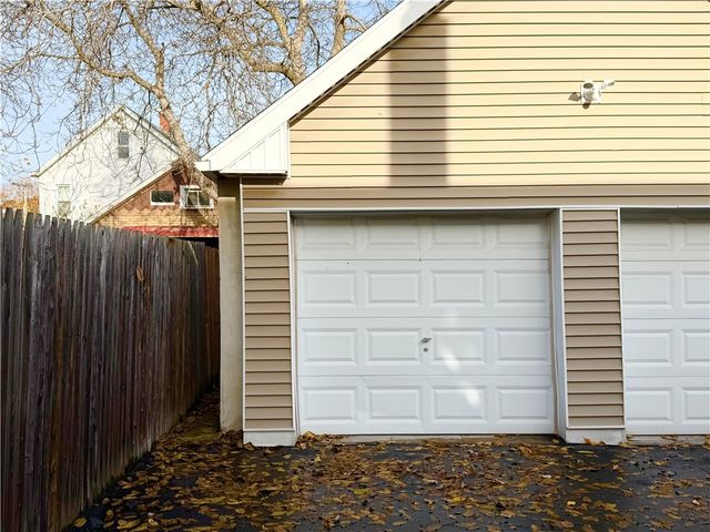 211 Magnolia Avenue, East Rochester, NY 14445