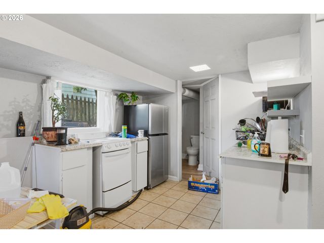 308 HIGH St, Oregon City, OR 97045