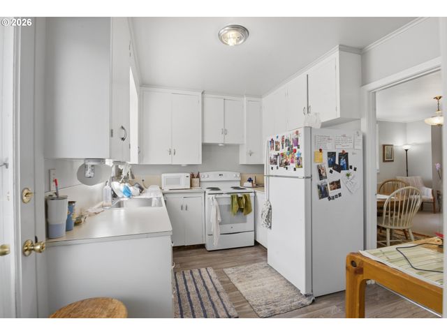 308 HIGH St, Oregon City, OR 97045