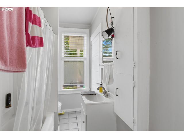 308 HIGH St, Oregon City, OR 97045