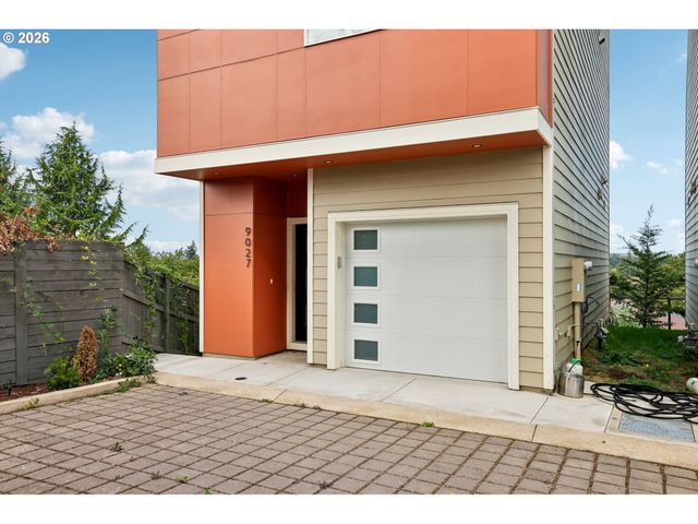 9027 Ne HOYT St, Portland, OR 97220