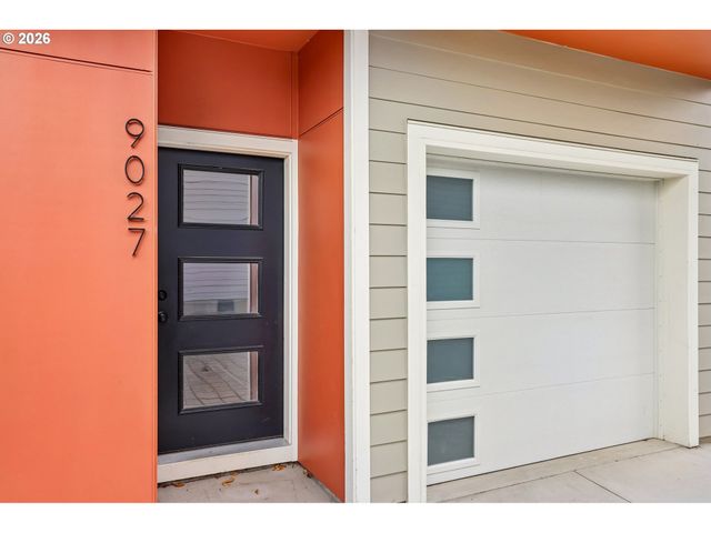 9027 Ne HOYT St, Portland, OR 97220