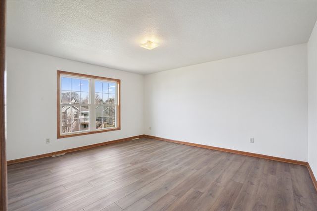 3213 SW Coves Drive, Ankeny, IA 50023