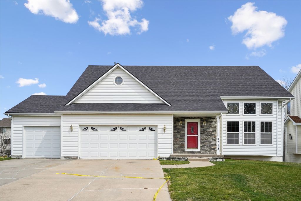 3213 SW Coves Drive, Ankeny, IA 50023