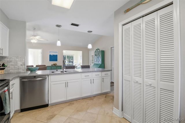 802 E Hillsborough Court, Hernando, FL 34442