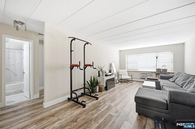 25 Jefferson Street 2F, Hackensack, NJ 07601
