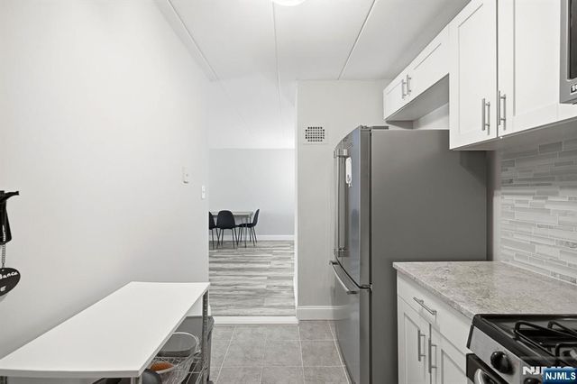 25 Jefferson Street 2F, Hackensack, NJ 07601
