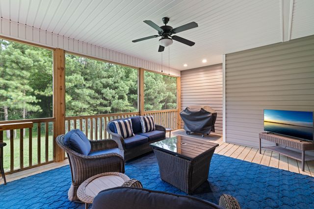 195 Fredonia Farm Road, Dunlap, TN 37327