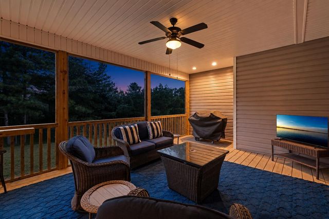 195 Fredonia Farm Road, Dunlap, TN 37327