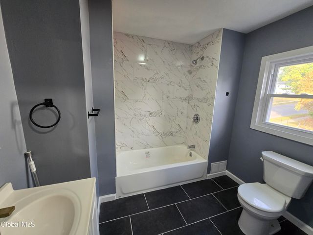 910 Gerling Street, Schenectady, NY 12308