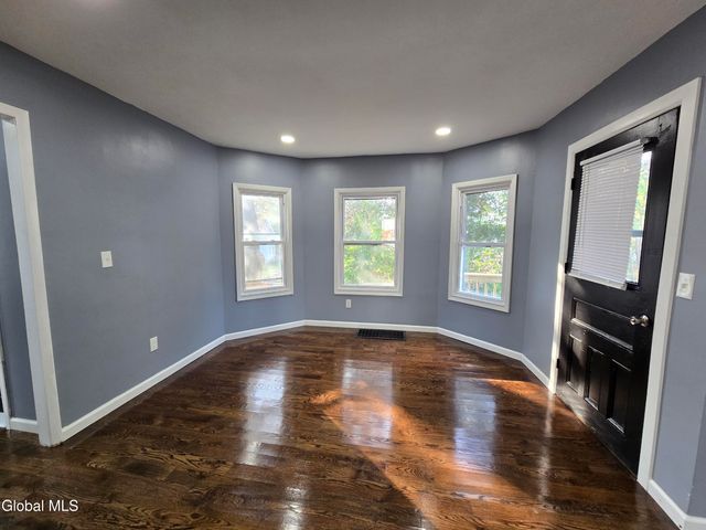 910 Gerling Street, Schenectady, NY 12308