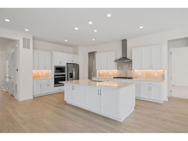820 Bahia Pt, Castle Rock, CO 80104