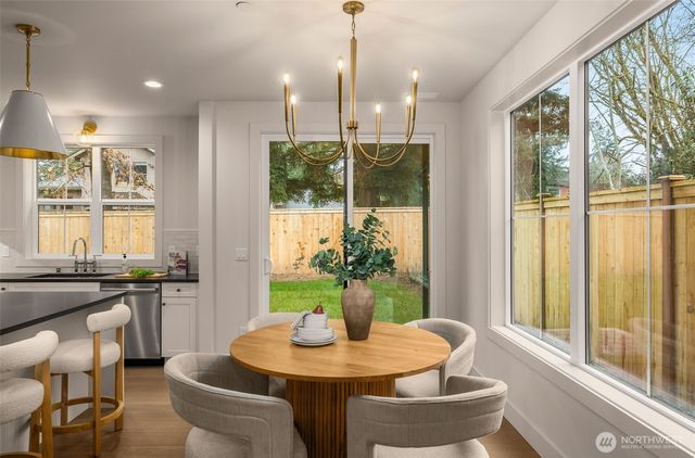 10618 NE 54th Lane, Kirkland, WA 98033