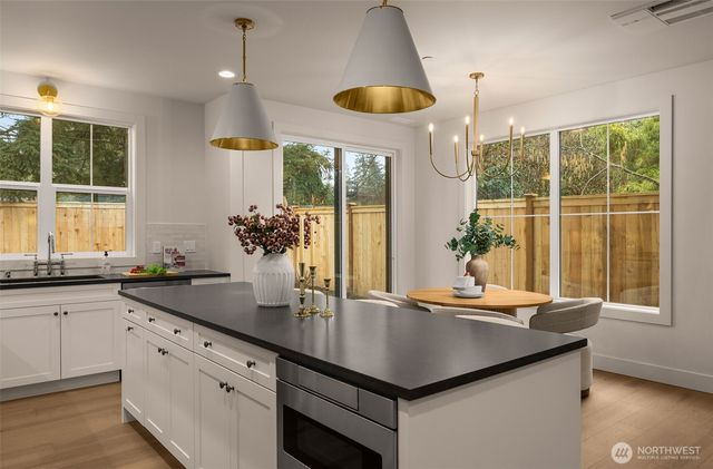 10618 NE 54th Lane, Kirkland, WA 98033