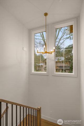 10618 NE 54th Lane, Kirkland, WA 98033