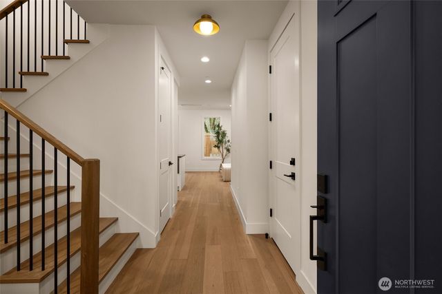 10618 NE 54th Lane, Kirkland, WA 98033