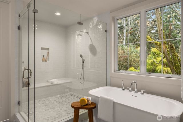 10618 NE 54th Lane, Kirkland, WA 98033