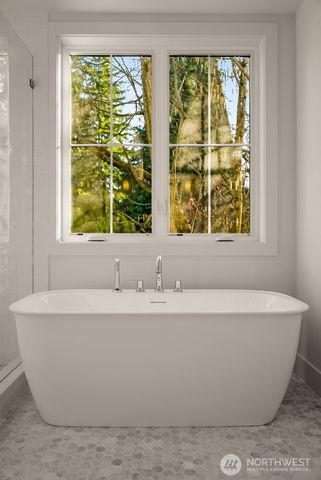 10618 NE 54th Lane, Kirkland, WA 98033