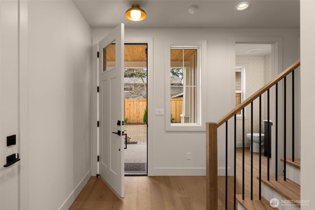 10618 NE 54th Lane, Kirkland, WA 98033