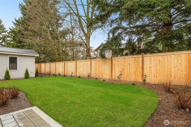 10618 NE 54th Lane, Kirkland, WA 98033