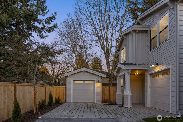 10618 NE 54th Lane, Kirkland, WA 98033