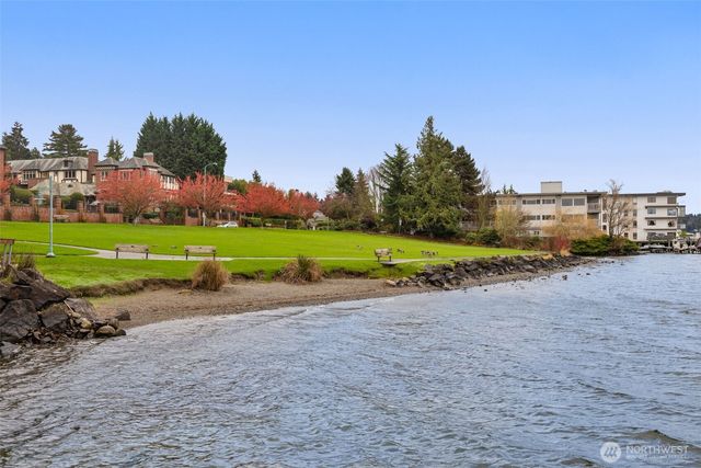 10618 NE 54th Lane, Kirkland, WA 98033