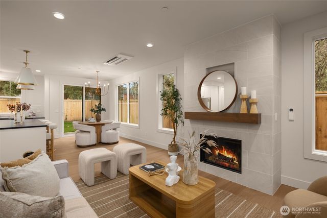 10618 NE 54th Lane, Kirkland, WA 98033