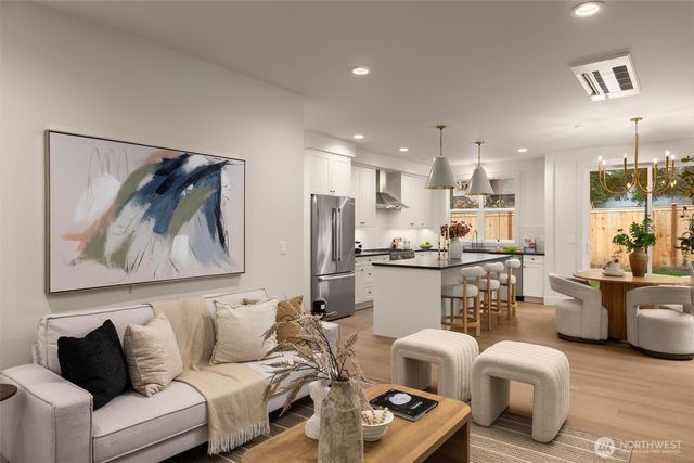 10618 NE 54th Lane, Kirkland, WA 98033