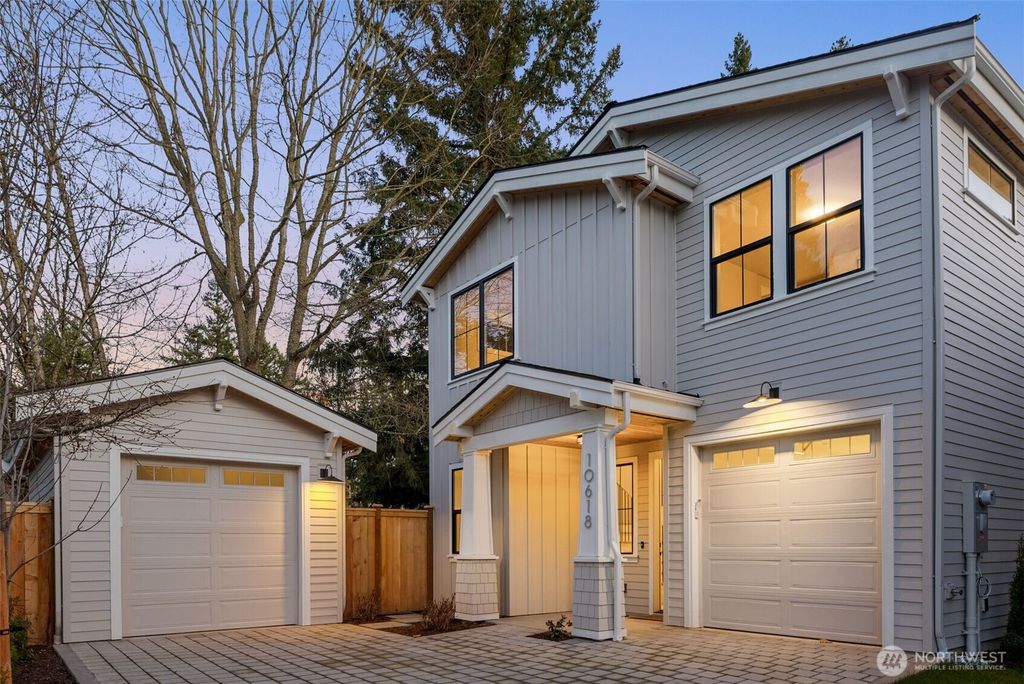 10618 NE 54th Lane, Kirkland, WA 98033