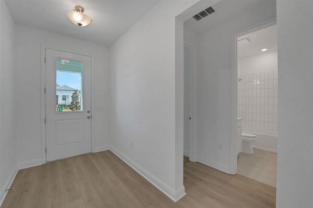 1010 FIESTA KEY CIRCLE, Lady Lake, FL 32159