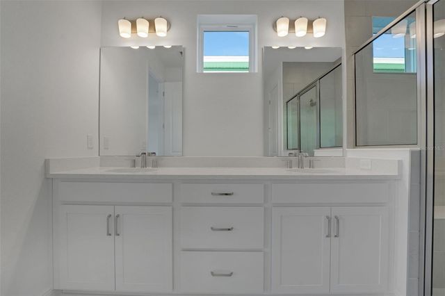 1010 FIESTA KEY CIRCLE, Lady Lake, FL 32159