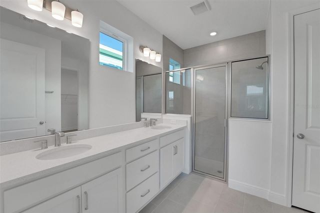 1010 FIESTA KEY CIRCLE, Lady Lake, FL 32159