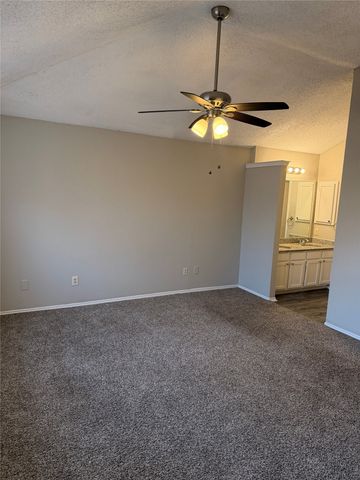 201 Valley Spring Drive, Arlington, TX 76018