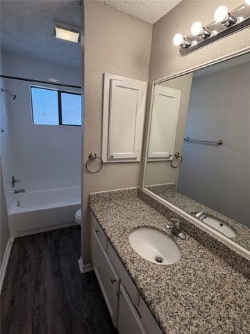 201 Valley Spring Drive, Arlington, TX 76018