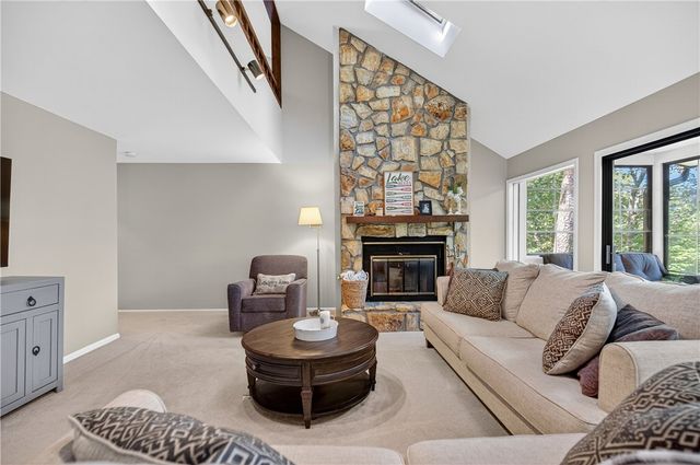 44 Channel Lane, Salem, SC 29676