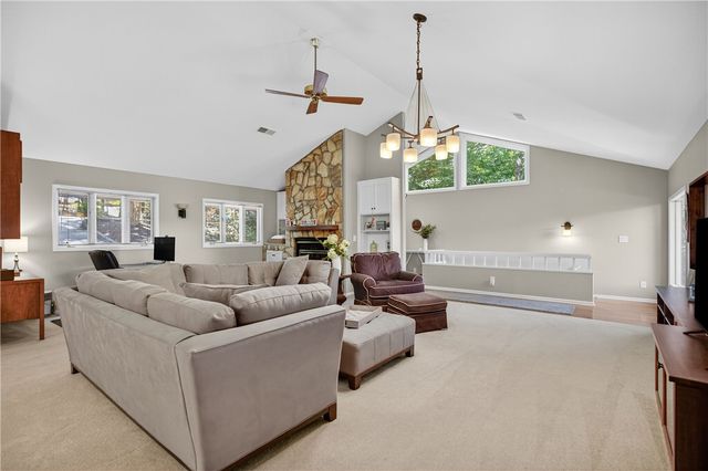 44 Channel Lane, Salem, SC 29676