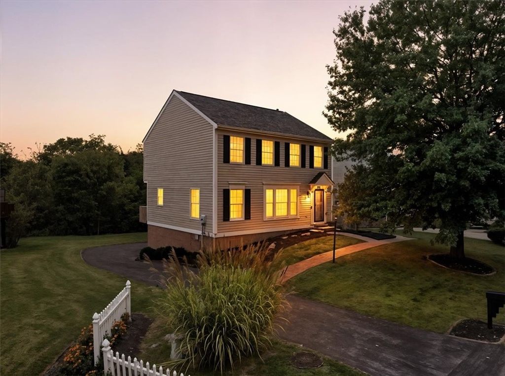 322 Bridlewood, North Strabane, PA 15317