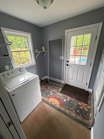 16 Warfield St, Hopedale, MA 01747