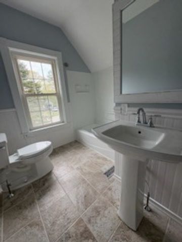 16 Warfield St, Hopedale, MA 01747