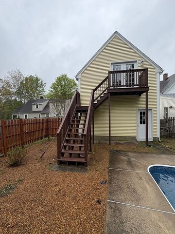 16 Warfield St, Hopedale, MA 01747