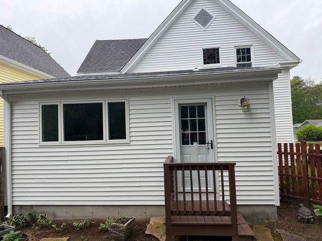 16 Warfield St, Hopedale, MA 01747