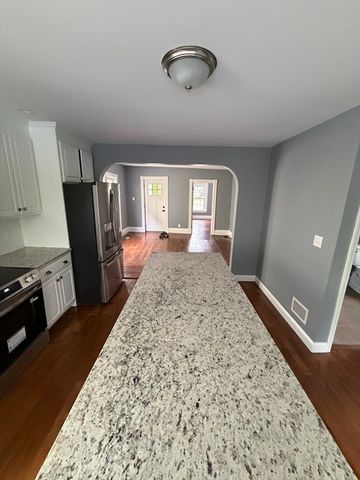 16 Warfield St, Hopedale, MA 01747