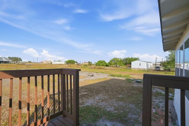 264 CR 3522 Cr, Orange Grove, TX 78372